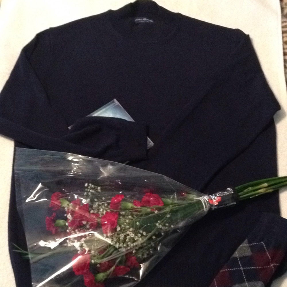 NAVY SWEATER